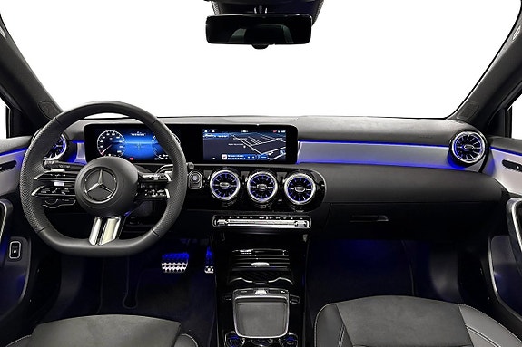 Mercedes-Benz A250 8 of 11