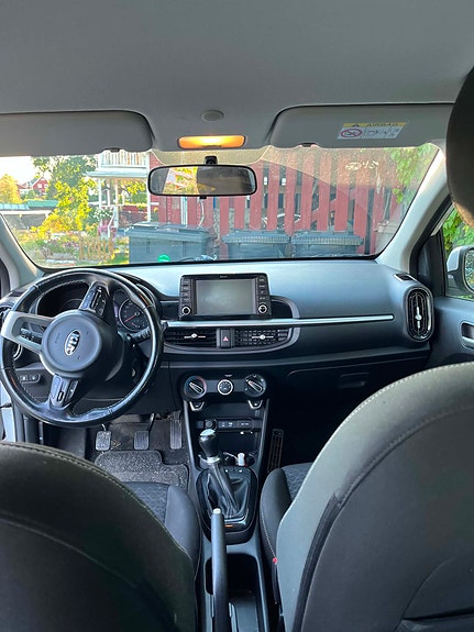 Kia Picanto 3 of 9