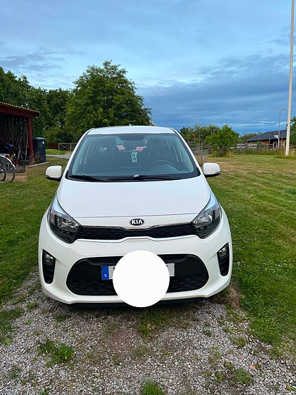 Kia Picanto 2 of 9
