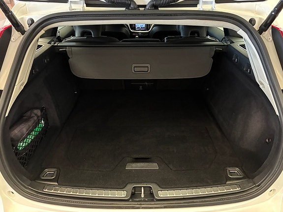 Volvo V60 Cross Country 9 of 19