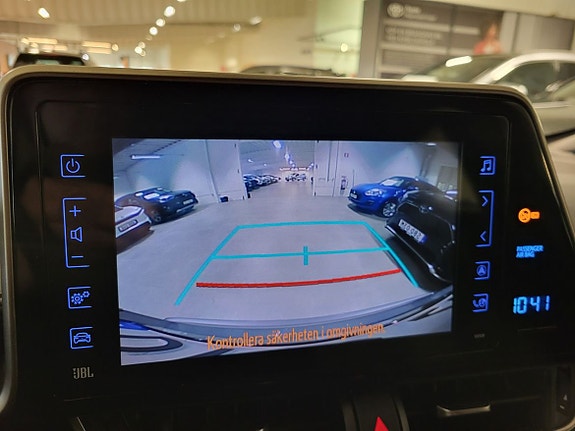 Toyota C-HR 13 of 15