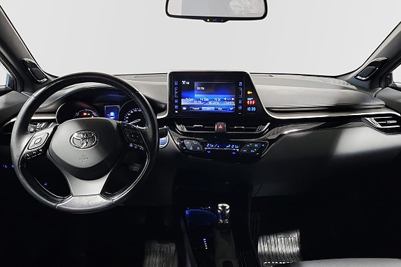 Toyota C-HR 9 of 15