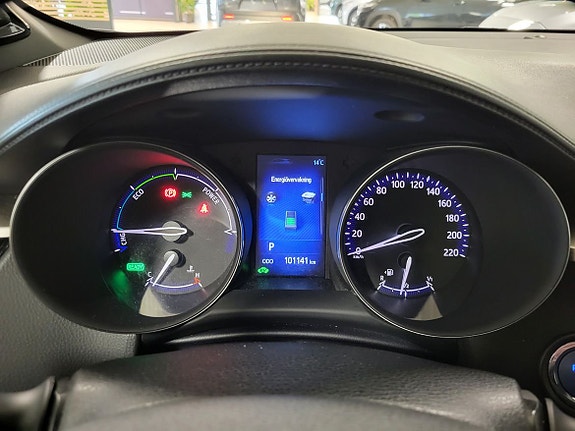 Toyota C-HR 15 of 15