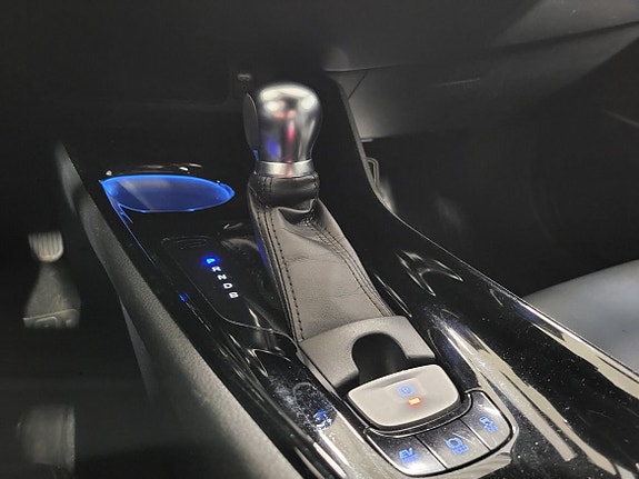 Toyota C-HR 12 of 15