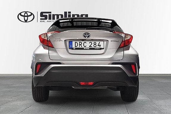 Toyota C-HR 5 of 15