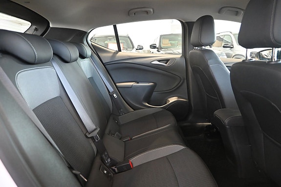 Opel Astra 14 of 28