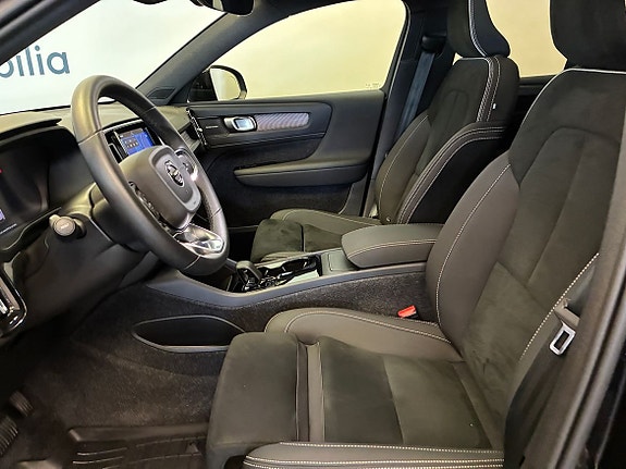 Volvo EX40 16 of 24