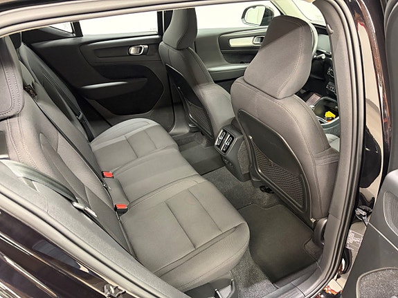 Volvo XC40 18 of 22