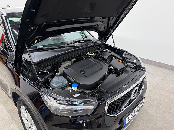 Volvo XC40 14 of 22