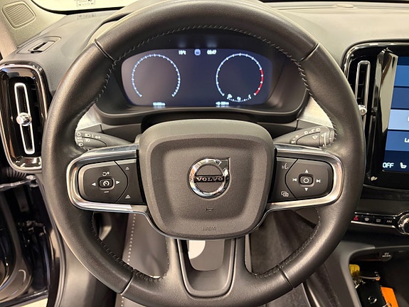 Volvo XC40 11 of 22