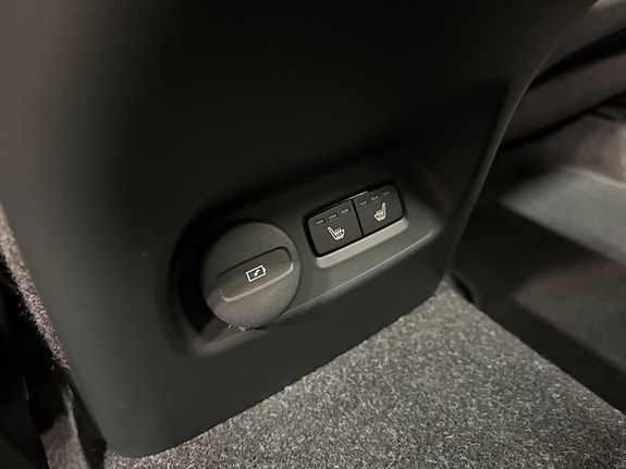 Volvo XC40 8 of 22