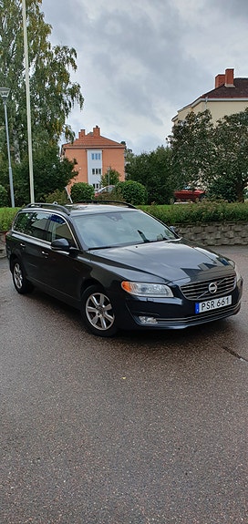 Volvo V70 3 of 8