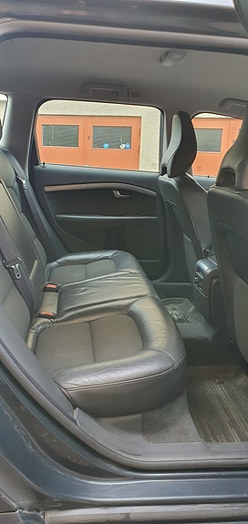 Volvo V70 6 of 8