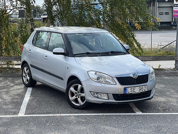 Skoda Fabia 2 of 9
