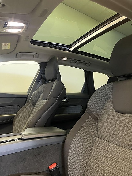 Volvo XC60 7 of 10