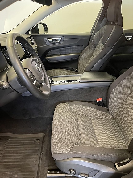 Volvo XC60 4 of 10