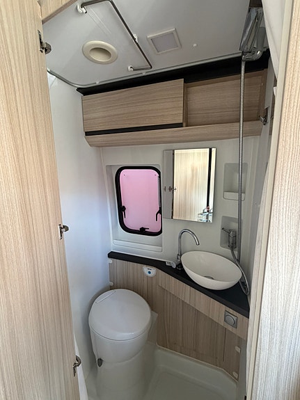 Adria Twin 640 SL 11 of 13