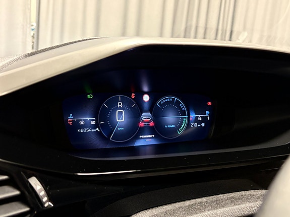 Peugeot 308 SW 13 of 13