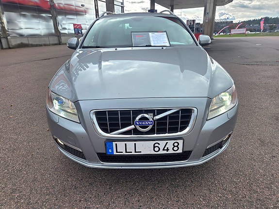 Volvo V70 14 of 16