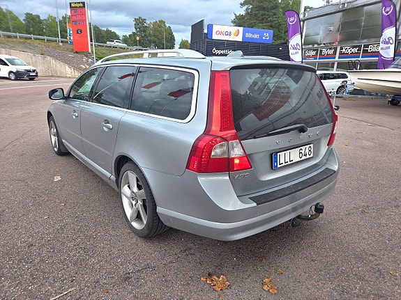 Volvo V70 5 of 16