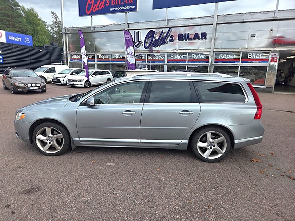 Volvo V70 2 of 16