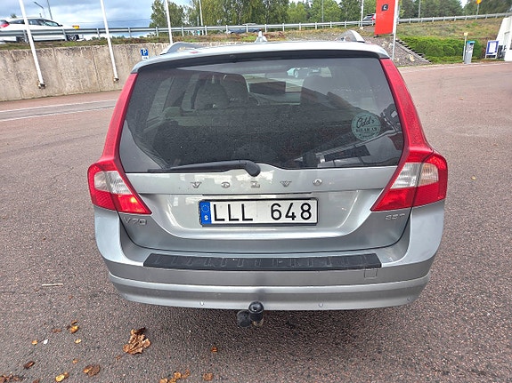 Volvo V70 6 of 16