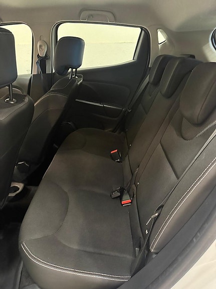 Renault Clio 12 of 13