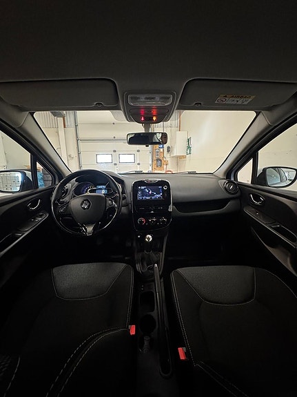 Renault Clio 8 of 13