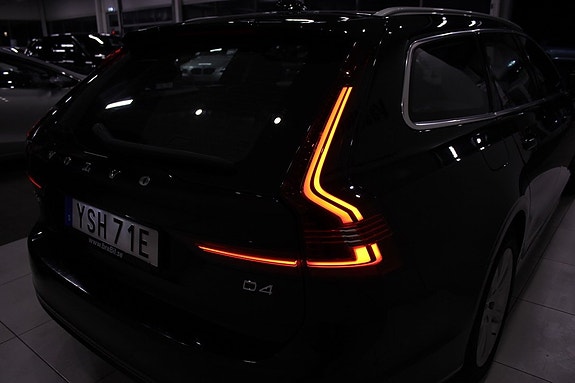 Volvo V90 11 of 30