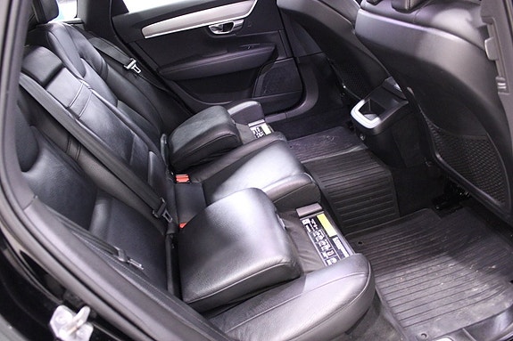 Volvo V90 23 of 30