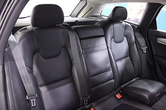 Volvo V90 24 of 30