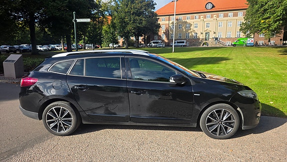 Renault Megane III 2 of 7
