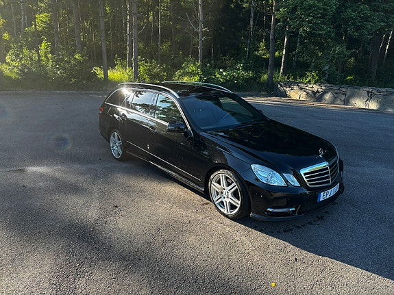 Mercedes-Benz E220 4 of 8