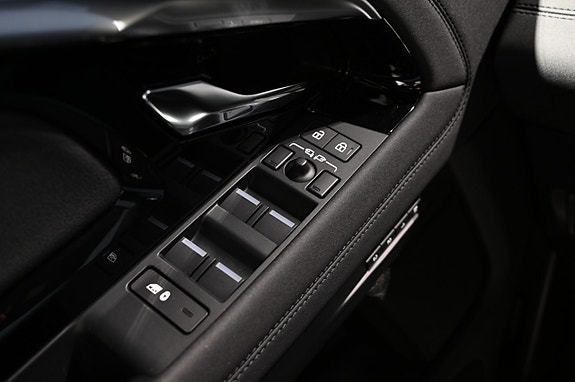 Land Rover Range Rover Evoque 18 of 27