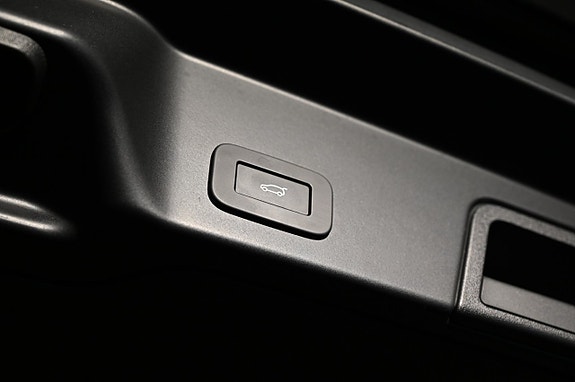 Land Rover Range Rover Evoque 24 of 27
