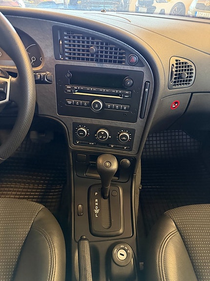 Saab 9-5 15 of 18