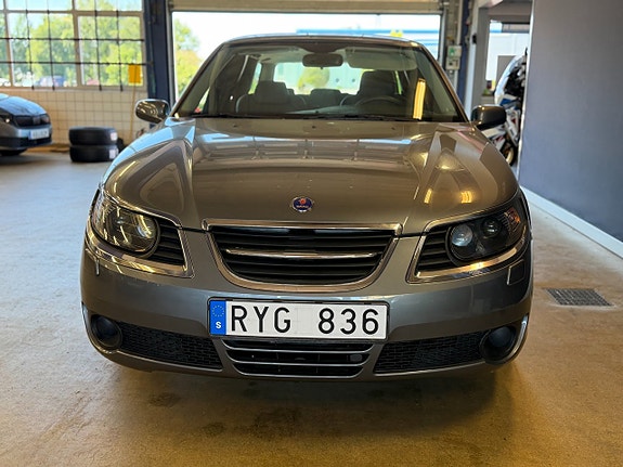 Saab 9-5 3 of 18