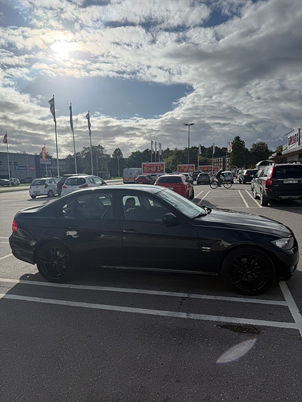 BMW 320d 3 of 7
