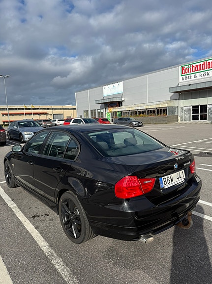 BMW 320d 4 of 7