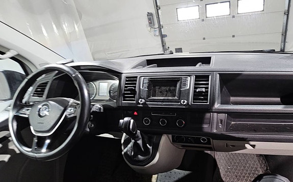 Volkswagen Transporter 3 of 23