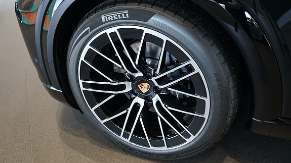 Porsche Cayenne Coupe 4 of 10