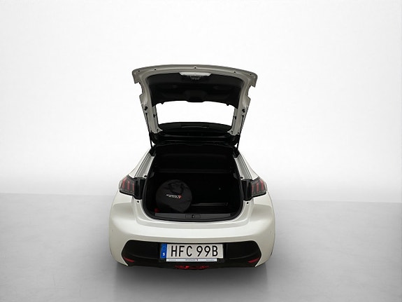 Peugeot e-208 26 of 30