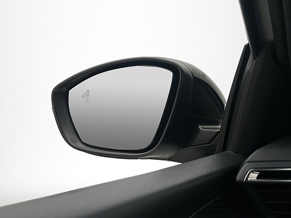 Peugeot e-208 24 of 30