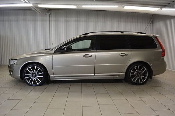 Volvo V70 3 of 19