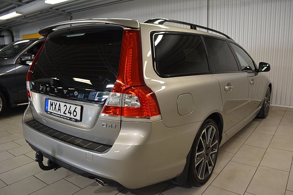 Volvo V70 8 of 19