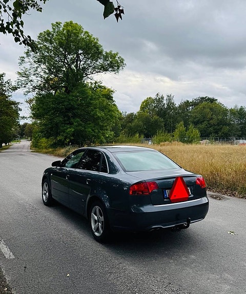 Audi A4 6 of 12