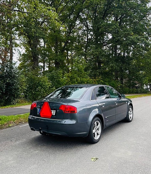 Audi A4 5 of 12