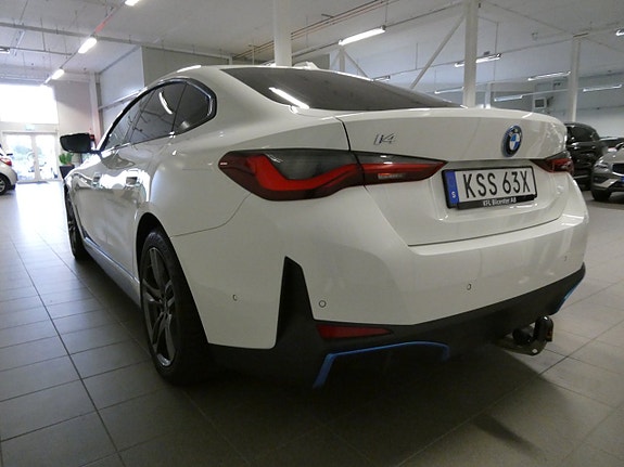 BMW i4 8 of 27