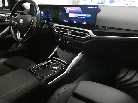 BMW i4 14 of 27