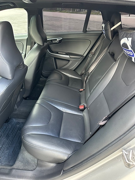 Volvo V60 9 of 15
